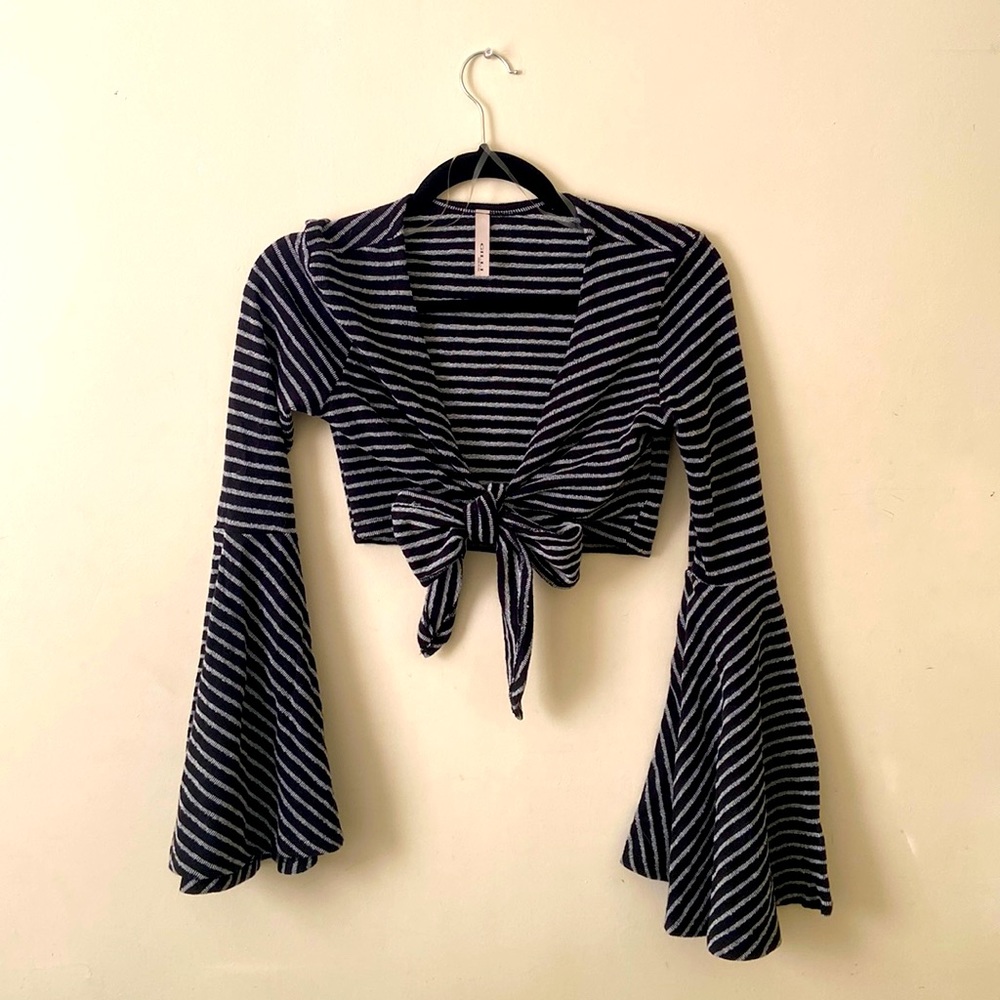 Gilli Bell Sleeve Tie front Crop Top